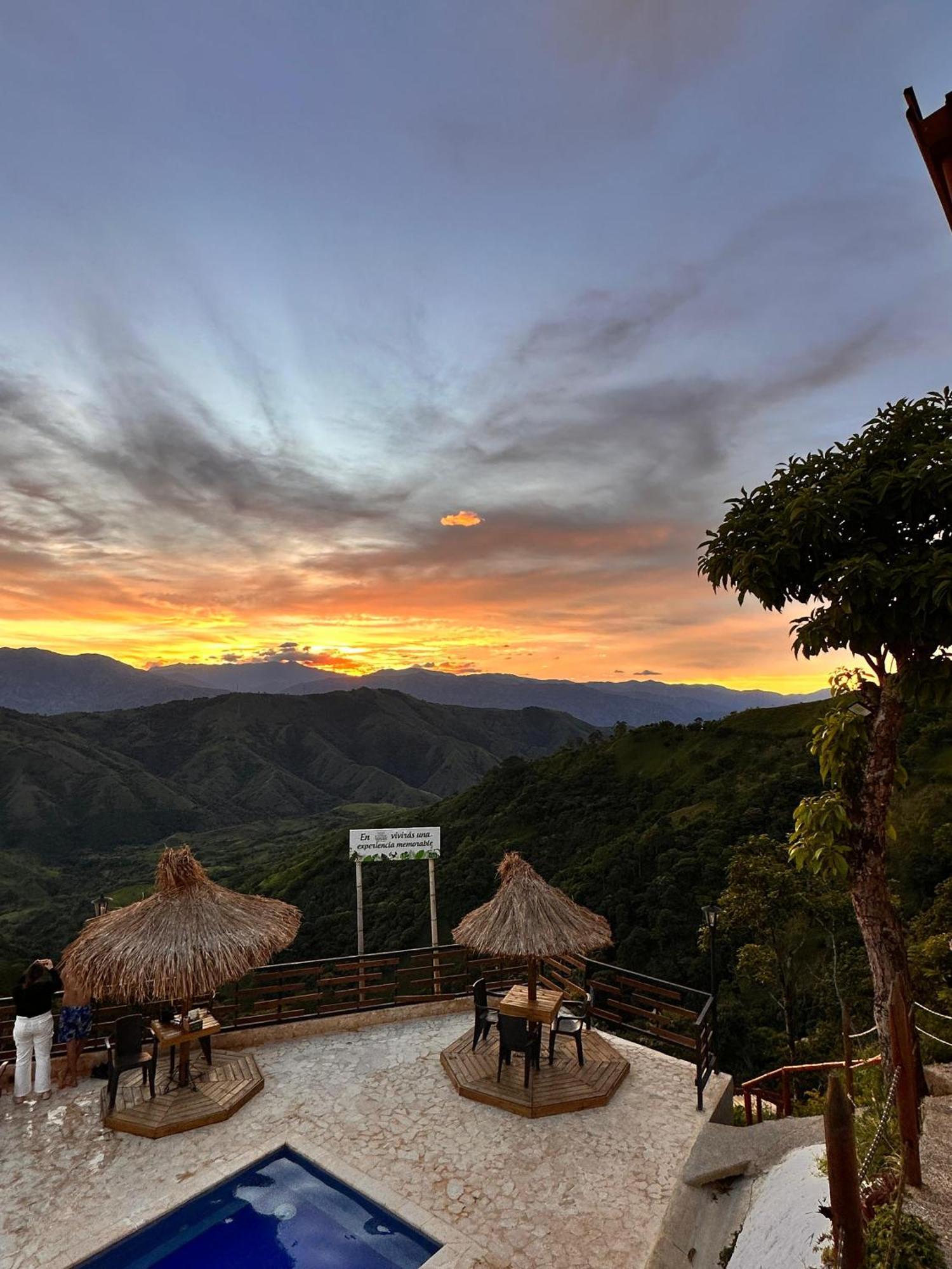 Entre Verdes Hotel & Glamping Ebejico Exterior photo